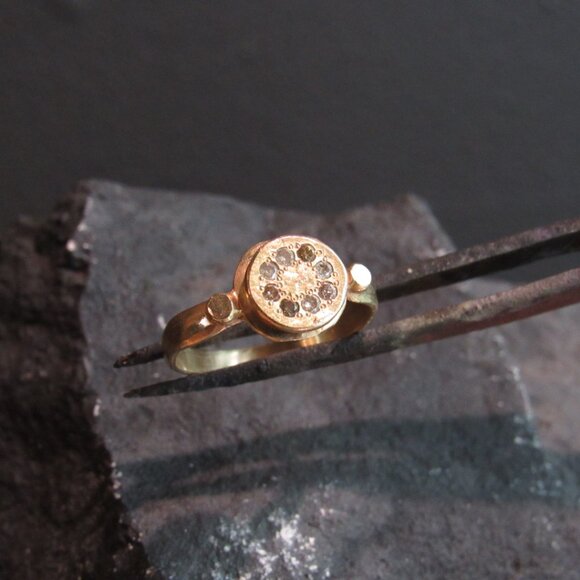 Engagement ring. 14K Yellow gold ring with 0.08ct Diamond Champagne color. - Picture 16 of 16